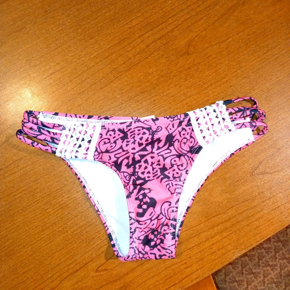 🔴 10 for $10. Women's bikini bottoms